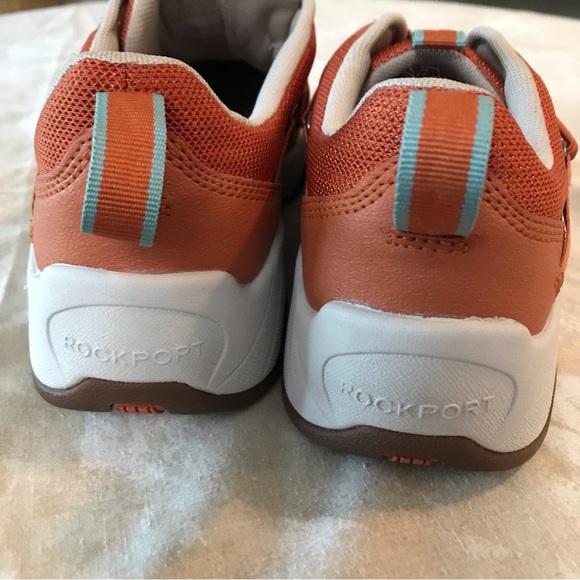 NWOB ROCKPORT WOMEN'S XCS SPRUCE PEAK SLIP-ON TREKKER. Sz 7 - Picture 7 of 8